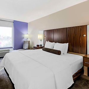King Room Bath Tub Mobility Accessible